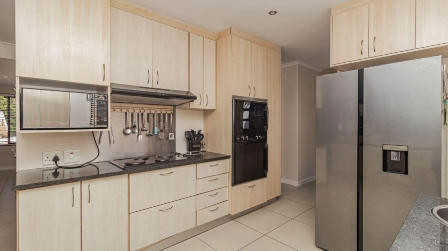 4 Bedroom Property for Sale in Flamingo Vlei Western Cape